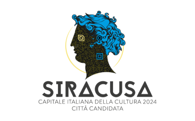 Antico e moderno nel logo di Siracusa Capitale Italiana della Cultura 2024 Acqua, Luce e la testa della ninfa Aretusa che diventa un QR code